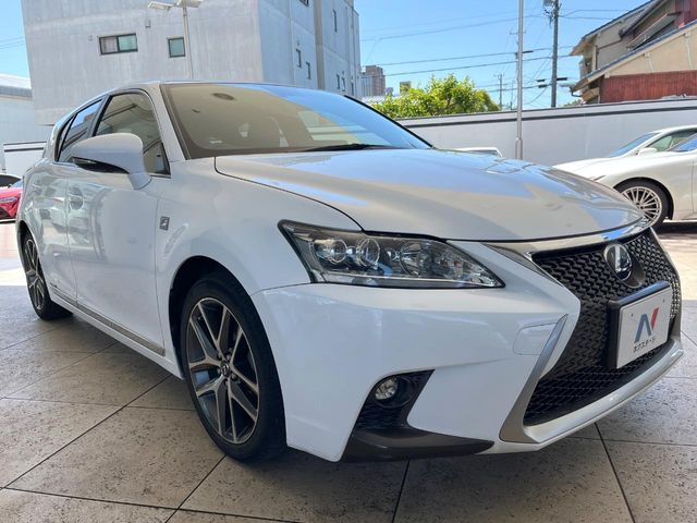 LEXUS CT200h