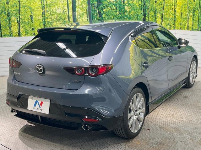 MAZDA3 FASTBACK