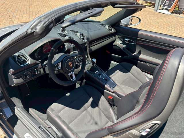 PORSCHE 718BOXSTER