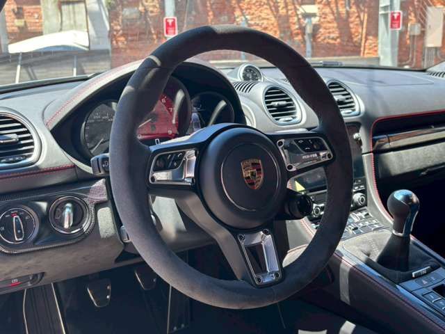 PORSCHE 718BOXSTER
