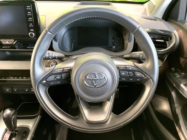 YARIS CROSS