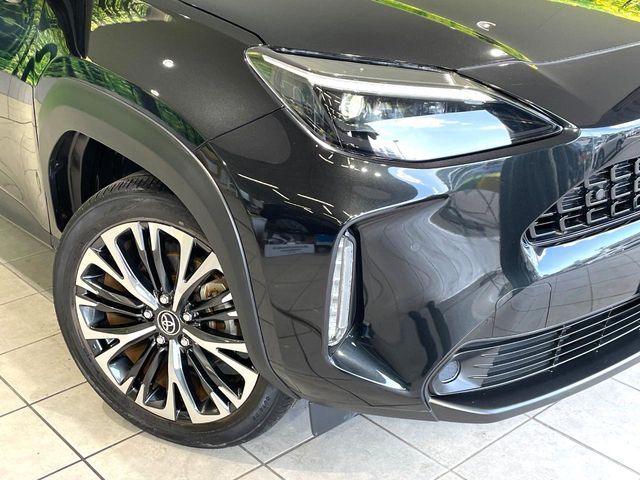 YARIS CROSS