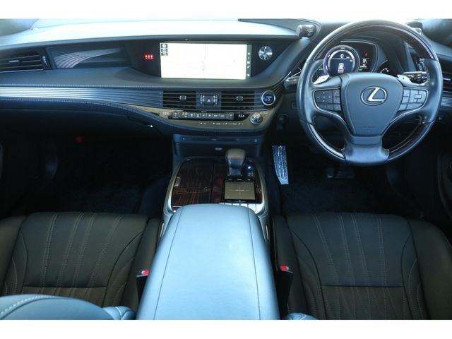 LEXUS LS500h 4WD