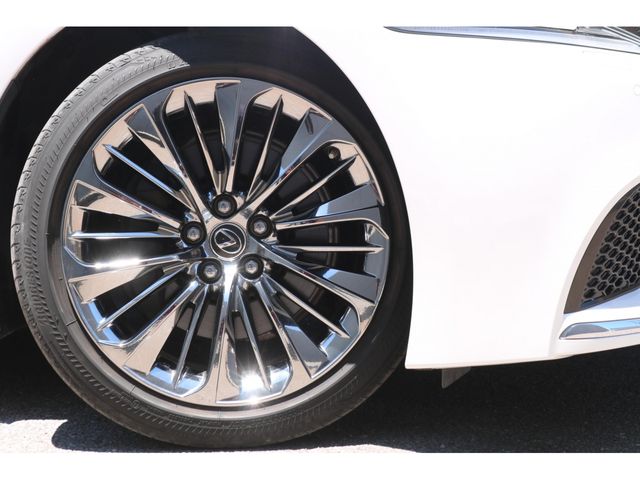 LEXUS LS500h 4WD