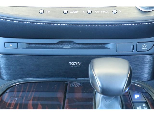 LEXUS LS500h 4WD