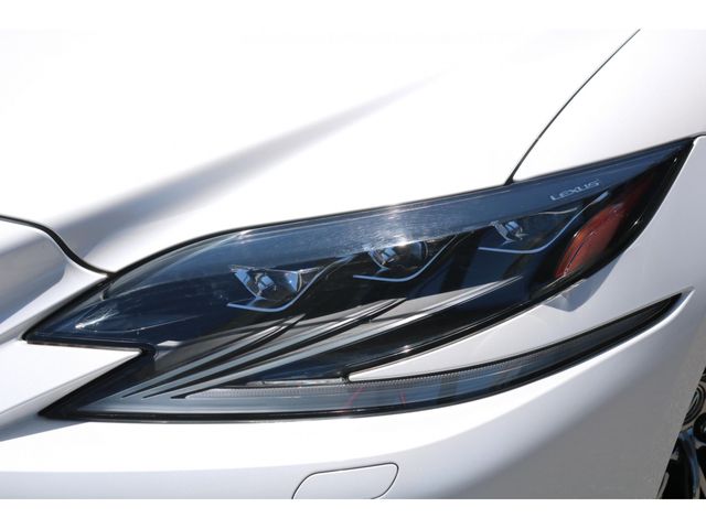 LEXUS LS500h 4WD