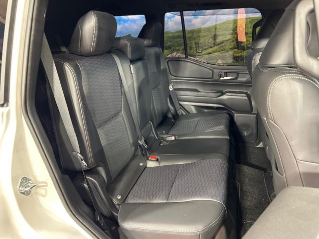 LANDCRUISER 250