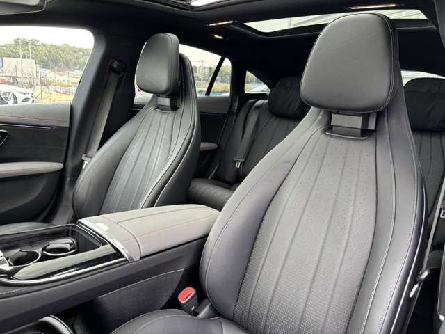 MERCEDES BENZ EQS