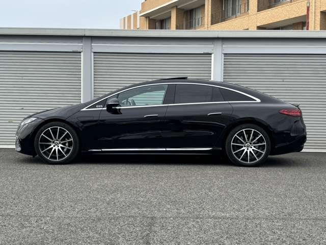 MERCEDES BENZ EQS