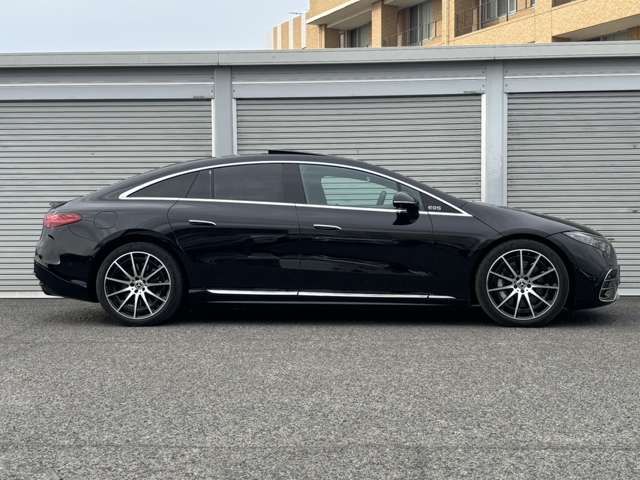 MERCEDES BENZ EQS