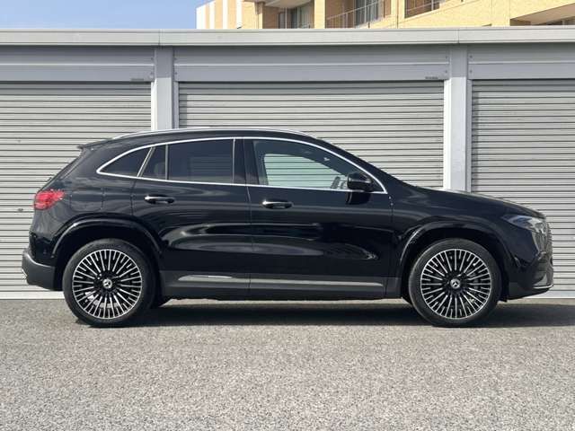 MERCEDES BENZ EQA
