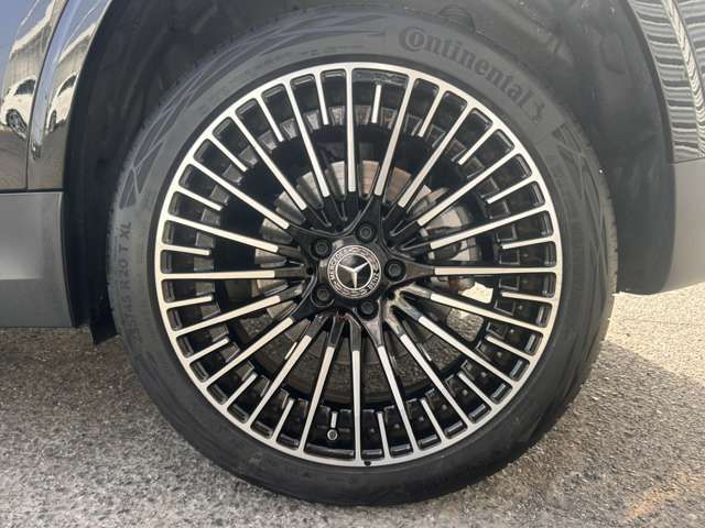 MERCEDES BENZ EQA