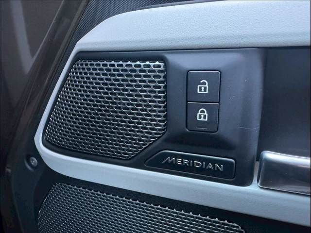 ROVER DEFENDER