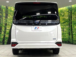 VOXY HYBRID 4WD