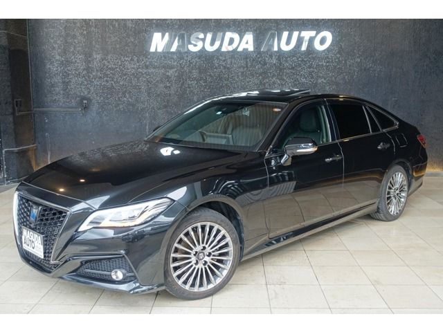 CROWN sedan hybrid 4WD
