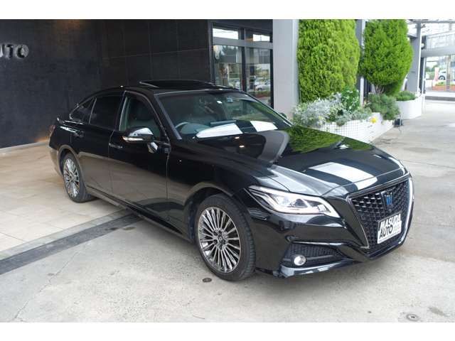 CROWN sedan hybrid 4WD