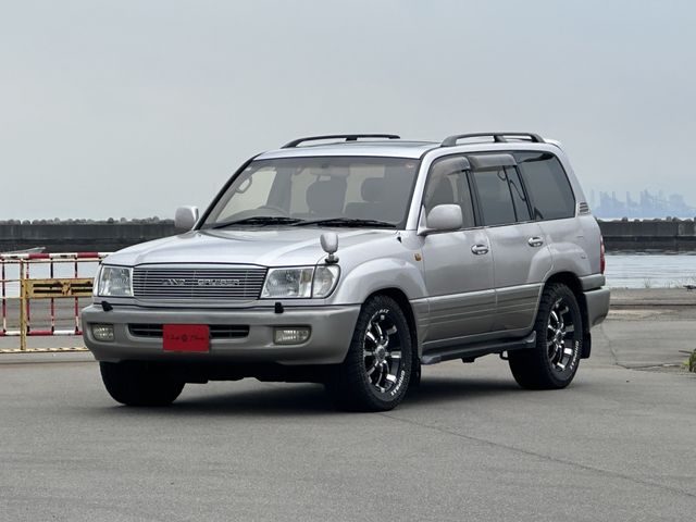 LANDCRUISER van