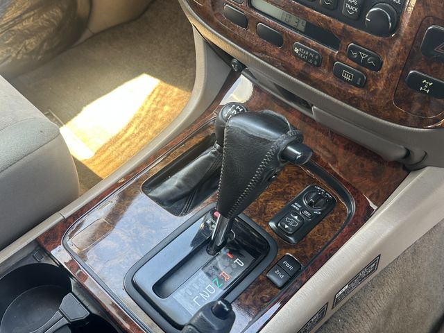 LANDCRUISER van