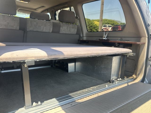LANDCRUISER van