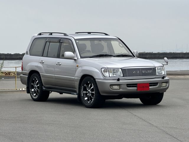 LANDCRUISER van