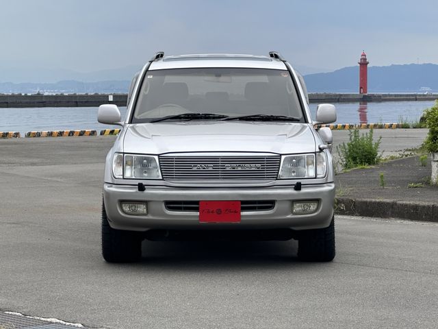 LANDCRUISER van