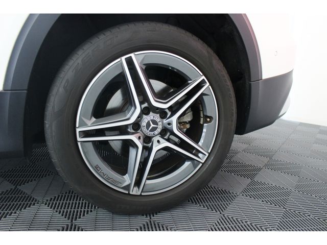 MERCEDES BENZ GLB