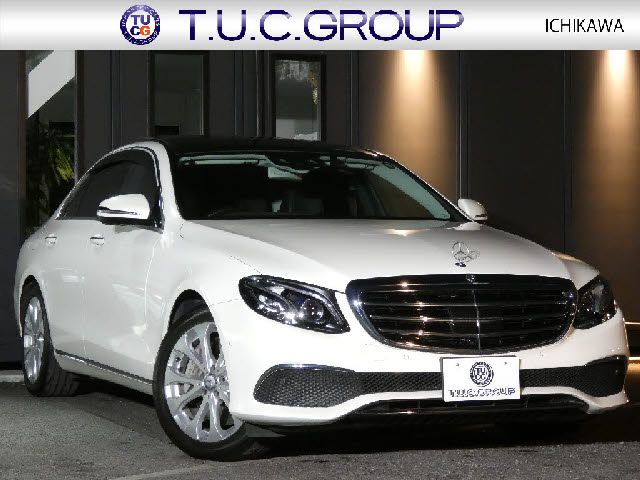 MERCEDES BENZ E class sedan