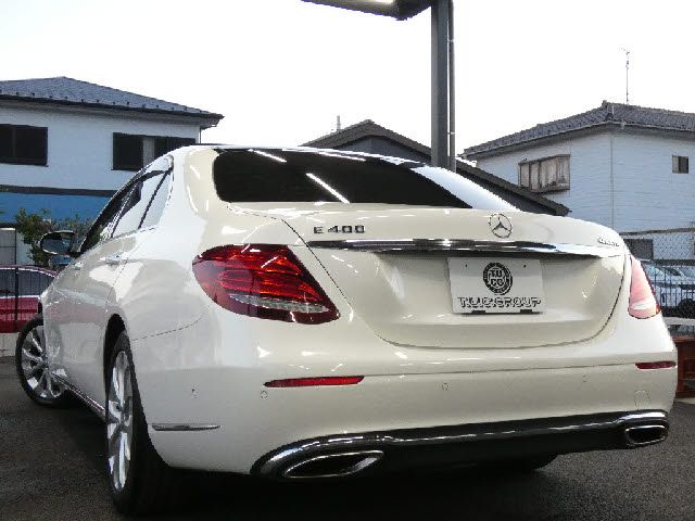 MERCEDES BENZ E class sedan