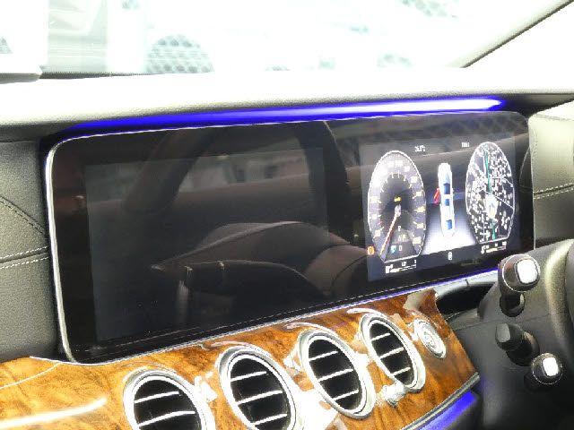 MERCEDES BENZ E class sedan