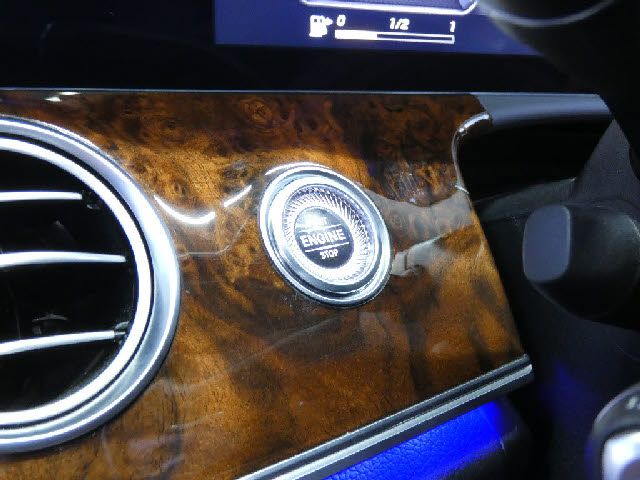 MERCEDES BENZ E class sedan