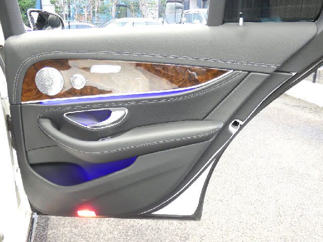 MERCEDES BENZ E class sedan