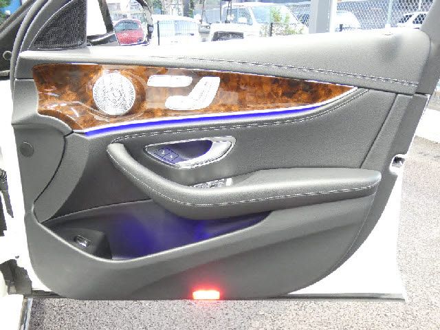 MERCEDES BENZ E class sedan