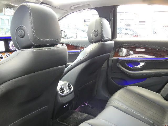 MERCEDES BENZ E class sedan