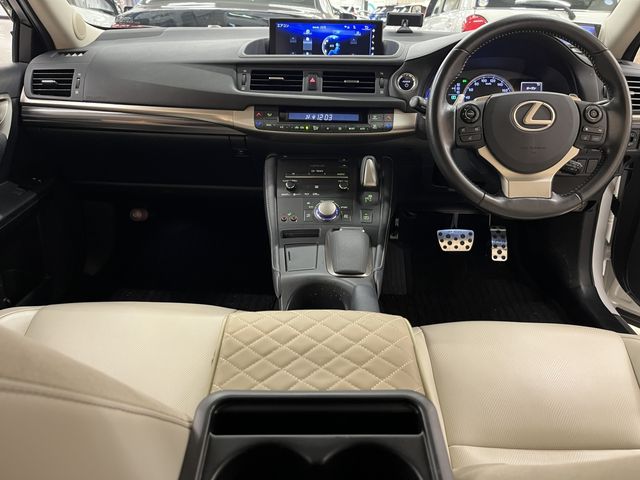LEXUS CT200h