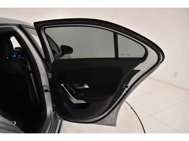 MERCEDES BENZ A class sedan