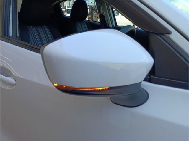 MAZDA2