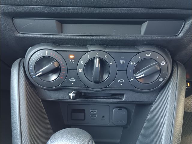 MAZDA2