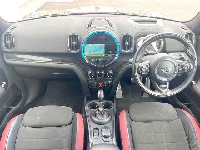 BMW MINI CROSSOVER
