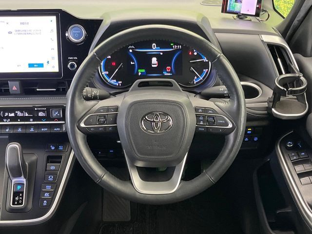 VOXY HYBRID