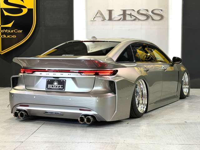 CROWN sedan hybrid