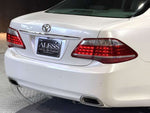 CROWN sedan