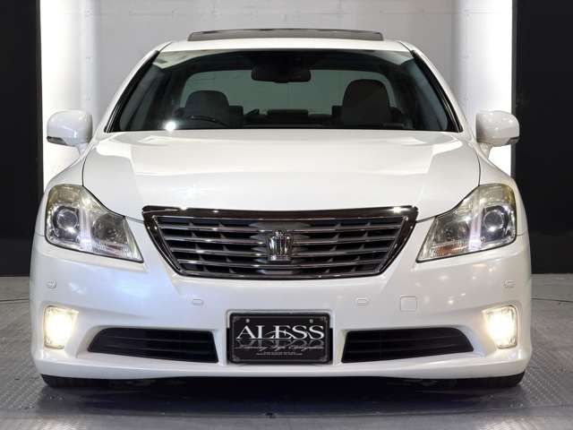 CROWN sedan
