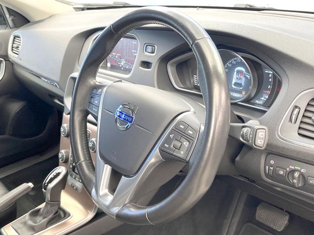 VOLVO V40 CROSS COUNTRY