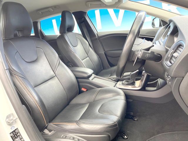 VOLVO V40 CROSS COUNTRY