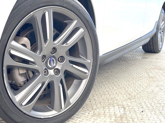 VOLVO V40 CROSS COUNTRY