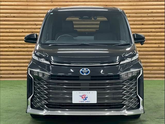 VOXY HYBRID