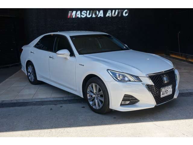CROWN sedan hybrid 4WD