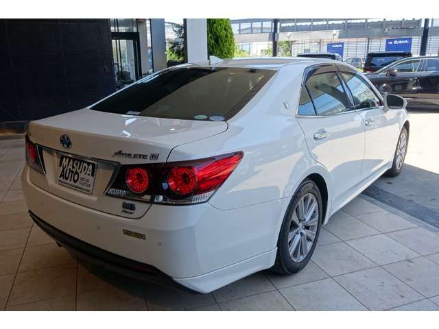 CROWN sedan hybrid 4WD