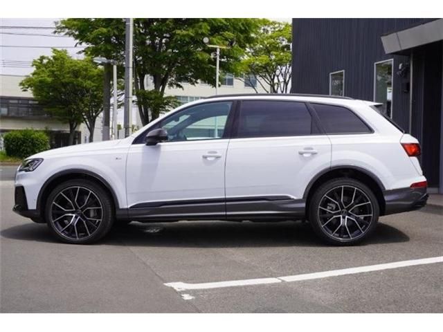 AUDI  Q7