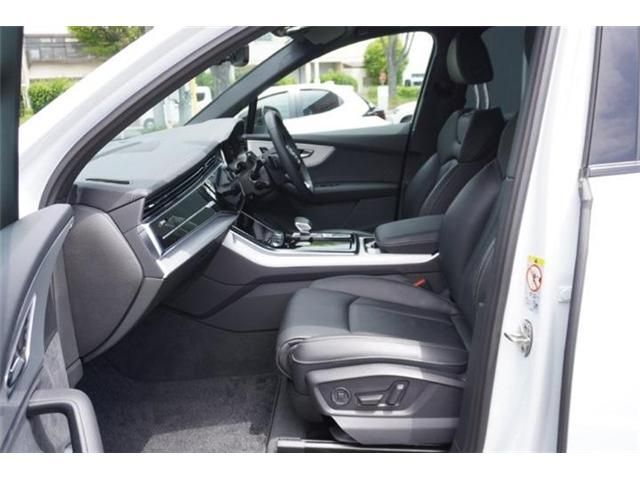 AUDI  Q7